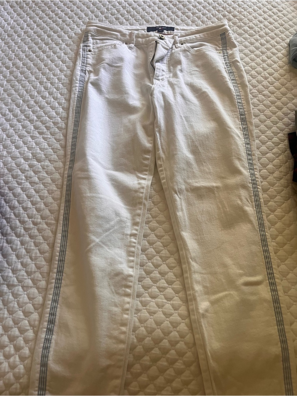 Tommy Hilfiger White Cropped Jeans with Gray Side Stripes